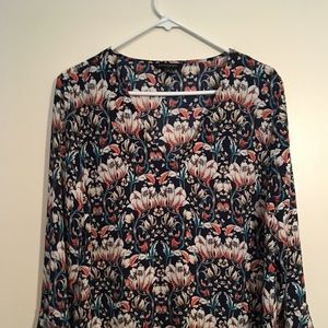 Banana Republic floral blouse for sale ☻